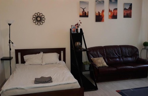 Kiszuglo Apartment | Captain Joe Budapest Apartment