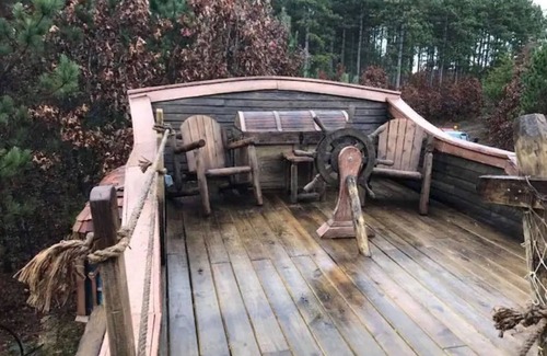 Lyndon Station Cabin | Captain Morgan's Pirate Ship Cabin! 15 mins Near the Dells