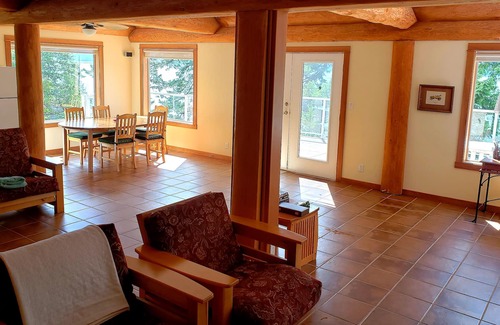 Kootenay Bay House | Captain's Landing Lakefront Suite w Canoe in Kootenay Bay, British Columbia!