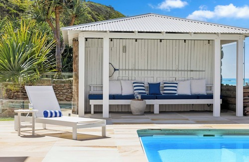 Sapphire Beach House | Captain's Quarters Absolute Beachfront Pool Pets