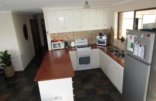 Para Wurlie House | Captain's Quarters