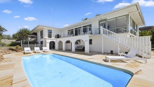 Sapphire Beach House | Captain's Quarters - Absolute Beachfront, Pool, Pets, Family Friendly