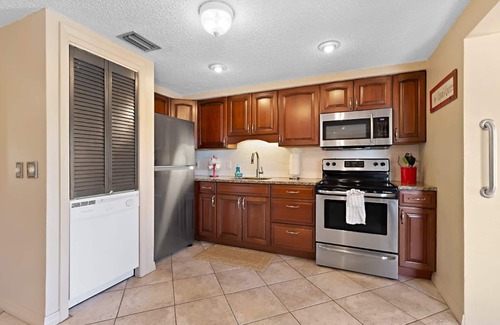 Dunedin Condo | Captain's Quarters - Capt. America Unit - FREE BOAT with Rental!