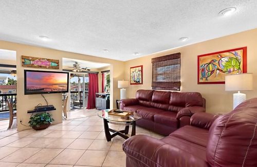 Dunedin Condo | Captain's Quarters - Capt. America Unit - FREE BOAT with Rental!