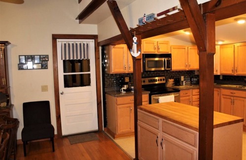 Maryland Apartment | Captain's Quarters -Goodyear Lake near Cooperstown