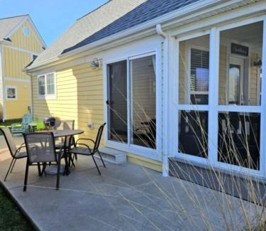 Ottawa House | Captain's Quarters