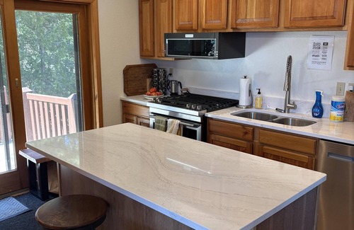 Michigan House | Captain's Watch:Celebrate Fall by the Lake Enjoy Scenic Views and Cozy Vibes