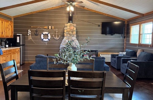 Cleora Cabin | Captains Cottage is the perfect retreat