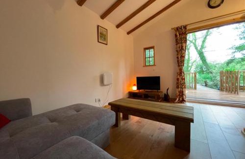 Brinkley House | Captivating 1-Bed Cabin in Newmarket