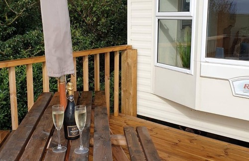 Holyhead House | Captivating 2-Bed static caravan in Holyhead
