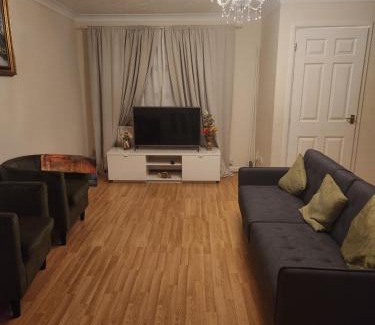 Erith House | Captivating 3-Bed House in Kent