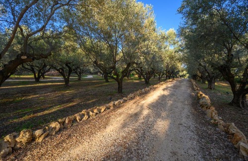 Tragana Villa | Captivating 5br pool villa close Navarino Golf