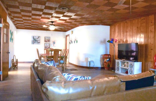 South Pensacola House | Captivating Cabin Close to Downtown! Just minutes to downtown and the beach!