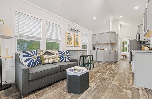 Fredericksburg Cabin | Captivating Classic Cabin at the SKYE Texas Hill Country Resort!