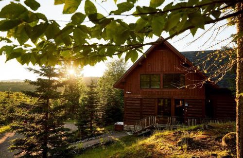 Lac Superieur Village Ski Chalet | Captivating view of Lake Superieur