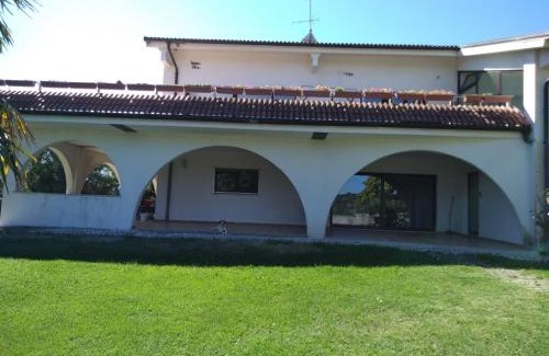 Montefiore Conca House | Cara Pace in collina per gruppi