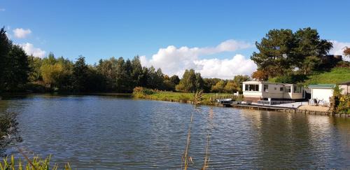 Ooltgensplaat Ski Chalet | Carafun aan het water Ooltgensplaat