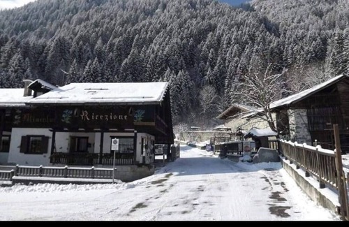 Pinzolo RV Rental | Caravan 'Adamello 2' with Wi-Fi
