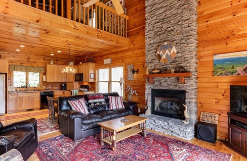 Fleetwood Cabin | Caravan Cabin - 5 SECLUDED ACRES - Beautiful Views