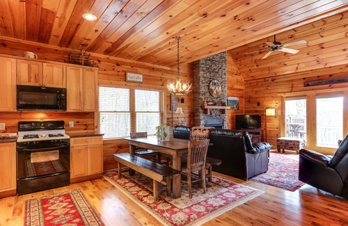 Fleetwood Cabin | Caravan Cabin - 5 SECLUDED ACRES - Beautiful Views