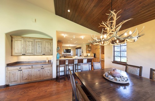 Aspen Glen House | Carbondale Retreat in Aspen Glen - Entertain or Bring The Family!