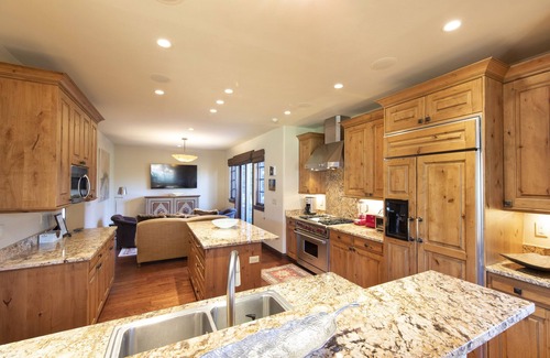 Aspen Glen House | Carbondale Retreat in Aspen Glen - Entertain or Bring The Family!