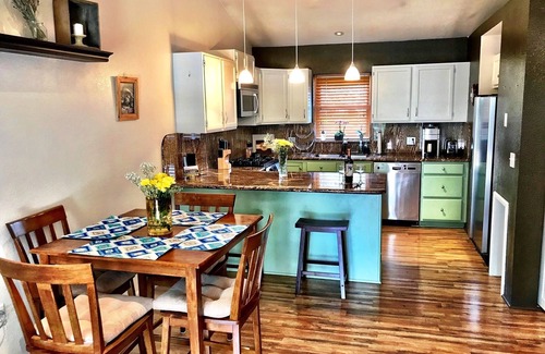 Carbondale House | Carbondale Townhome with A/C, WiFi, and Backyard