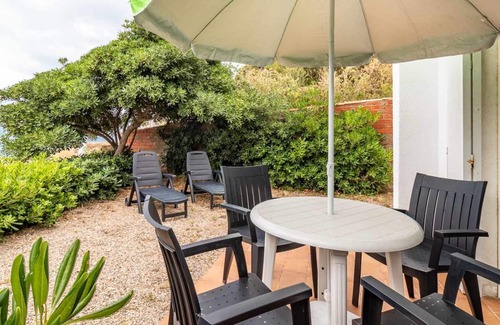Les Roques Apartment | CARBONERES 47.1 – Apartment with views right on the seafront