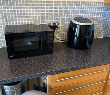 Castle Quarter Apartment | Cardiff Apt - Sleeps 6 - Castle & Stadium Nearby