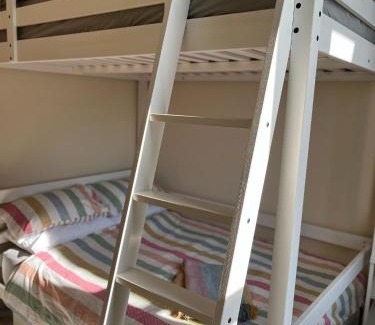 Castle Quarter Apartment | Cardiff Apt - Sleeps 6 - Castle & Stadium Nearby