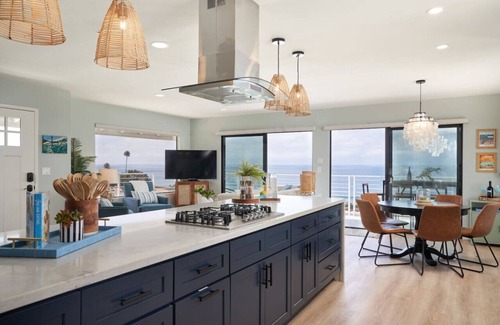 Cardiff-by-the-Sea House | Cardiff View Bungalows great for large group