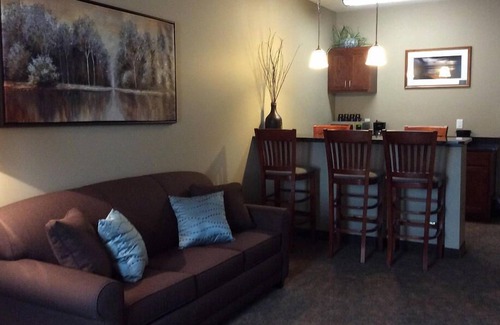 Albion Hotel | Cardinal Inn & Event Center