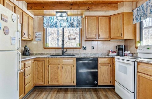 Wright City Ski Chalet | Cardinal Lake Front w/Private Dock by StayLage