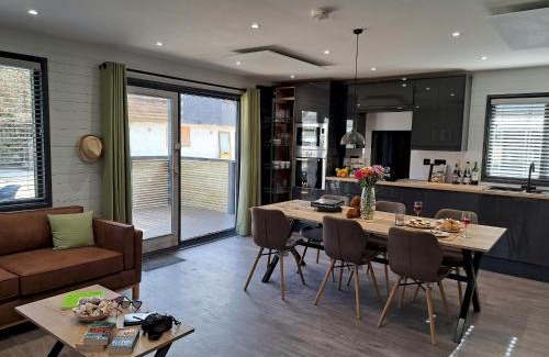 Looe House | Cardinham Lodge 3 bedroom - max 6 occ - VP4