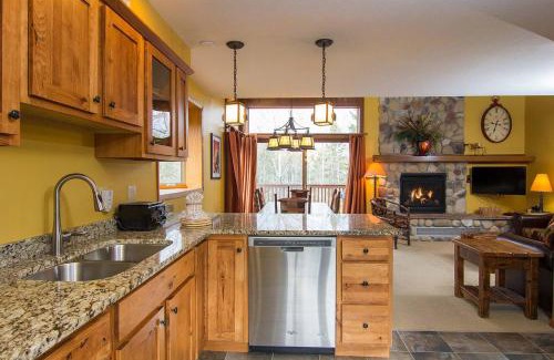 Lutsen Resort | Caribou Highlands Lodge
