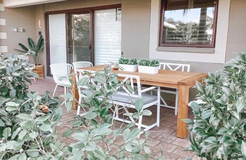 Nelson Bay Apartment | Carindale, 10,19 Dowling Street - Ground floor unit close to pool and tennis court, Wi-Fi, foxtel, linen and bed making supplied