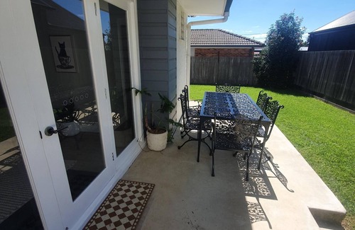 Armidale Cottage | Carisbrook Cottage is a beautiful, cosy, pet friendly home 2 blocks from the CBD