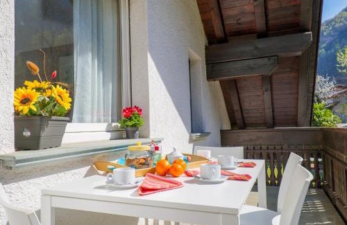Colico Piano Apartment | Carlo C Balkon Ferienwohnung DG