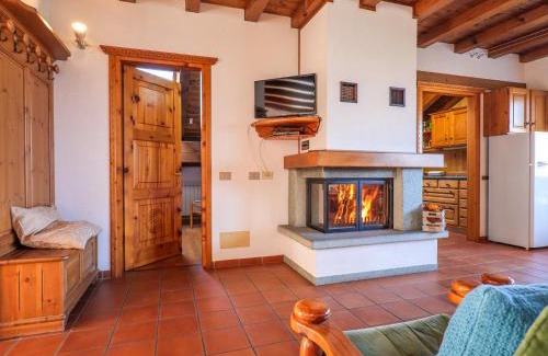 Colico Piano Apartment | Carlo C Balkon Ferienwohnung DG