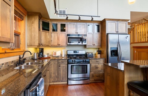 Blind Bay House | Carmel Beach Private Lodges - Unit #4. Lakefront 4 bedroom unit.