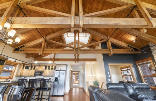 Blind Bay House | Carmel Beach Private Lodges - Unit #7. Lakefront 4 bedroom lodge.