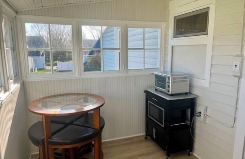Indianapolis House | Carmel "Homeplace" Cottage - 2BR 1bath