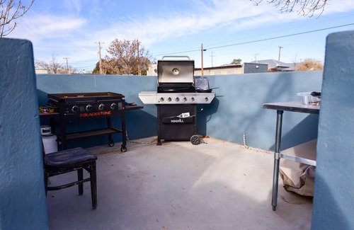 Marfa Apartment | Carmen's Marfa Boutique Hotel/Elsie King Bedroom En-Suite
