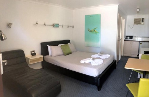 East Carnarvon Hotel | Carnarvon Gateway Motel
