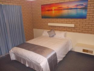 Brockman Hotel | Carnarvon Motel