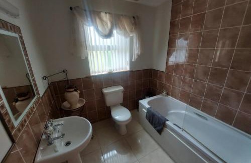 Carndonagh House | Carndonagh - 3-Bedrooms - Sleeps 6 7 - Garden
