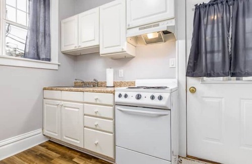 Dubuque Apartment | Carnegie Corner-1 BR/1BA apt on Main St