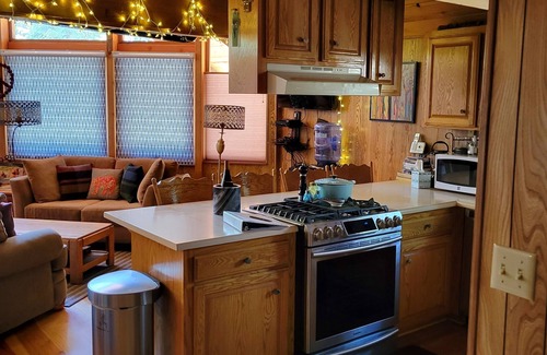 Carnelian Bay House | Carnelian Bay cabin - block away from Lake Tahoe, 15 minutes from ski areas
