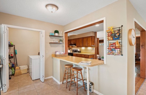 Cullman House | Carol's Cottage: 3 BR, 2 BA in Cullman, Sleeps 12