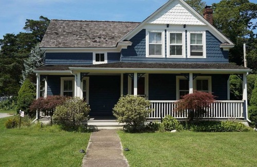 East Quogue Bed & Breakfast | Carole's Place B & B
